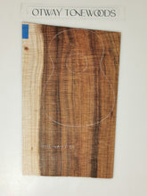 Load image into Gallery viewer, UTT4A1701 Ukulele Tenor one-piece Top AAAA Otway Blackwood