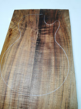 Load image into Gallery viewer, EC23A1302 Electric Guitar Solid 2-piece cap AAA Otway Blackwood

