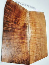 Load image into Gallery viewer, EC23AM04002 Electric Guitar Cap AAA Otway Blackwood
